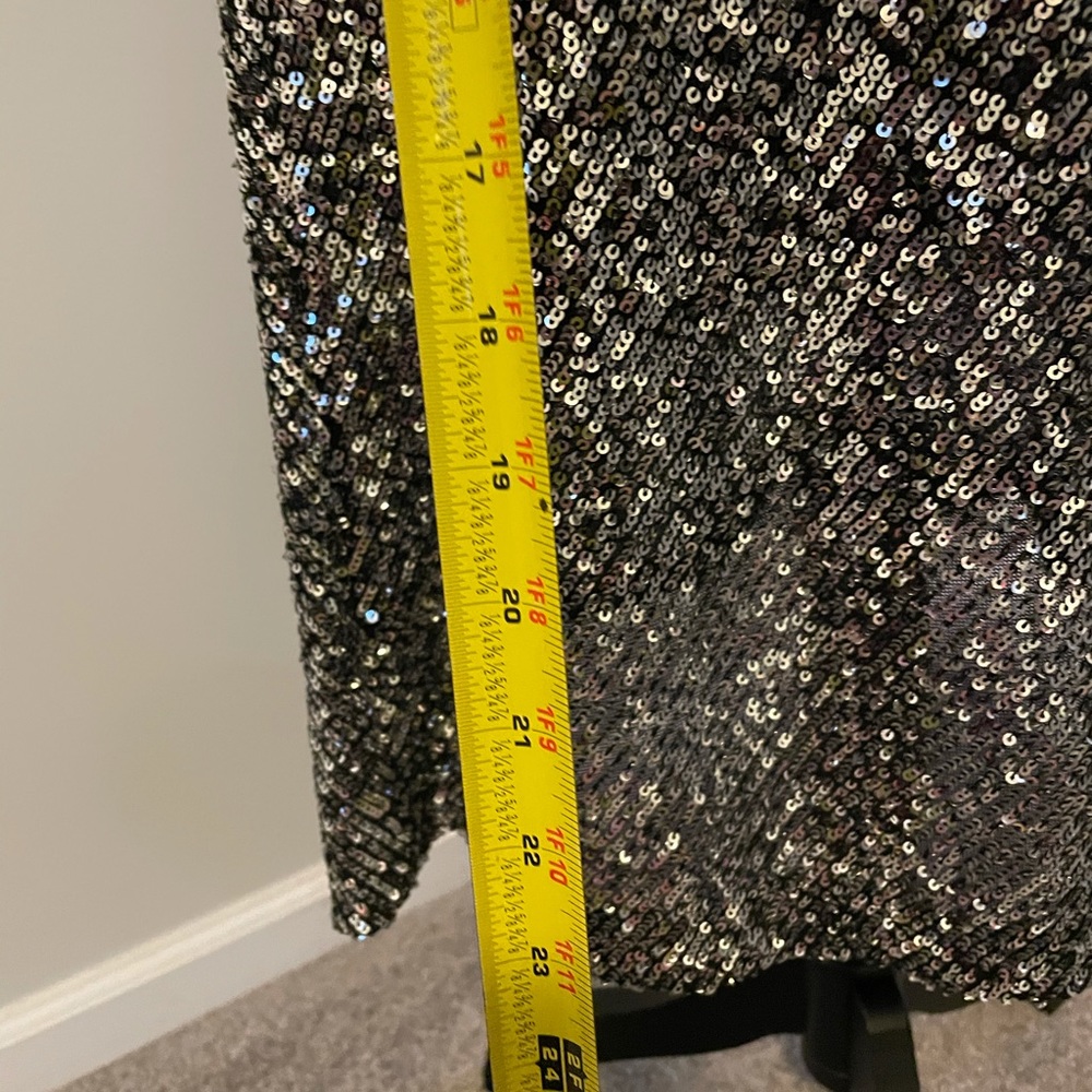 Silver Sequin - image 7